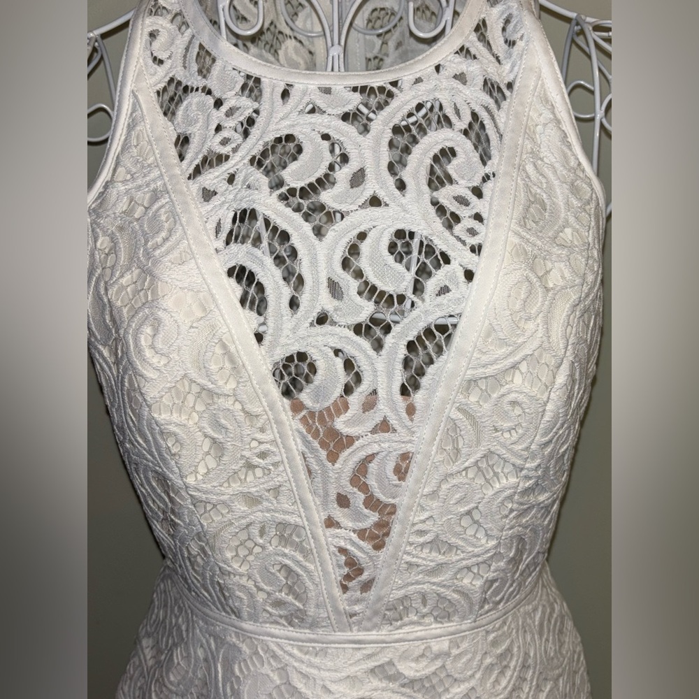 BCBGMaxaAzria White Lace Dress Size 4 - Picture 2 of 5